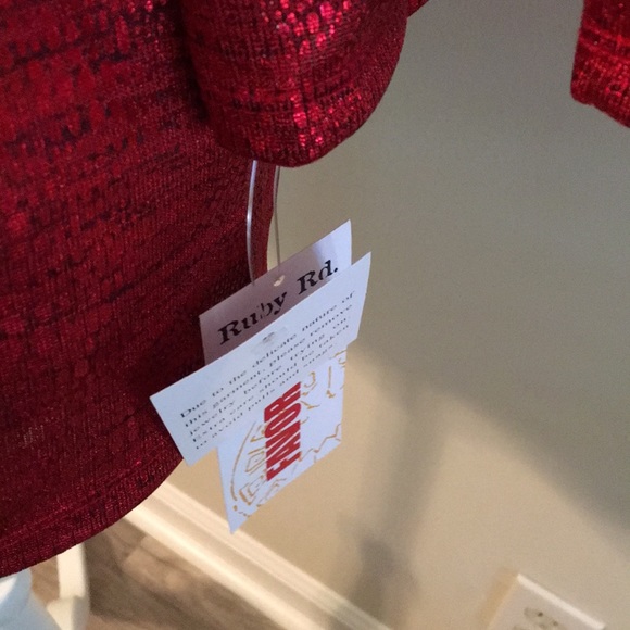 Sale NWT Ruby Rd. top - Picture 4 of 7
